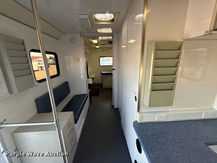 image for item EG1755 2011 Ford E450 medical exam van