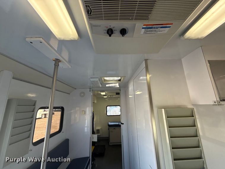 image for item EG1755 2011 Ford E450 medical exam van