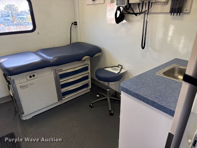 image for item EG1755 2011 Ford E450 medical exam van