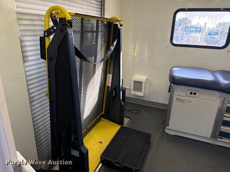 image for item EG1755 2011 Ford E450 medical exam van