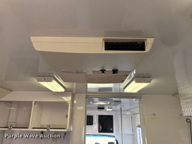 image for item EG1755 2011 Ford E450 medical exam van