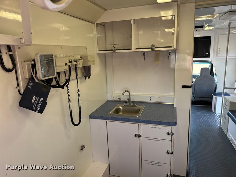 image for item EG1755 2011 Ford E450 medical exam van