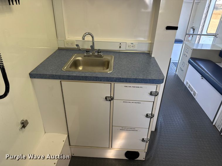 image for item EG1755 2011 Ford E450 medical exam van