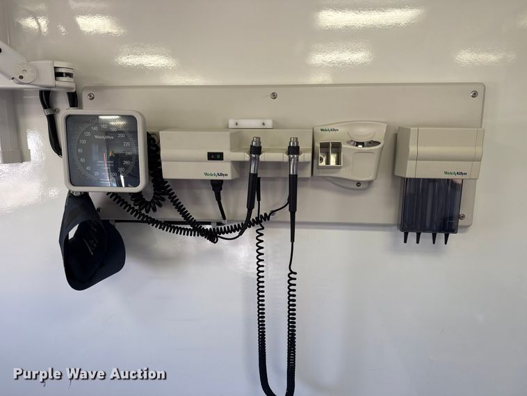 image for item EG1755 2011 Ford E450 medical exam van