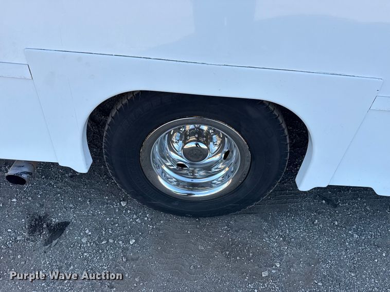 image for item EG1755 2011 Ford E450 medical exam van