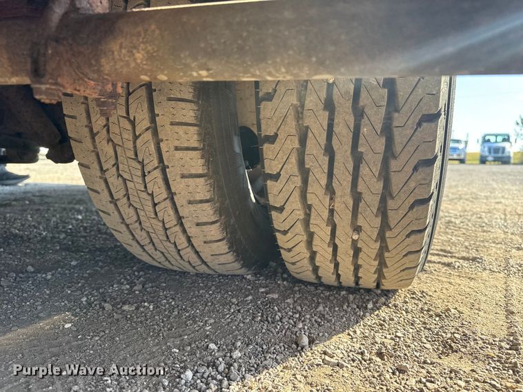 image for item EG1755 2011 Ford E450 medical exam van