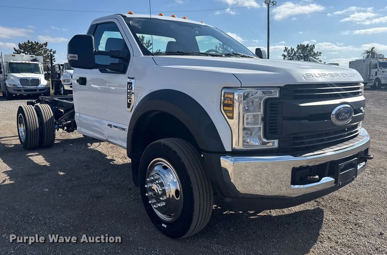 image for item EG1758 2019 Ford F550 Super Duty XL pickup truck cab and chassis