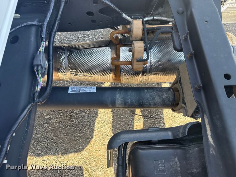 image for item EG1758 2019 Ford F550 Super Duty XL pickup truck cab and chassis