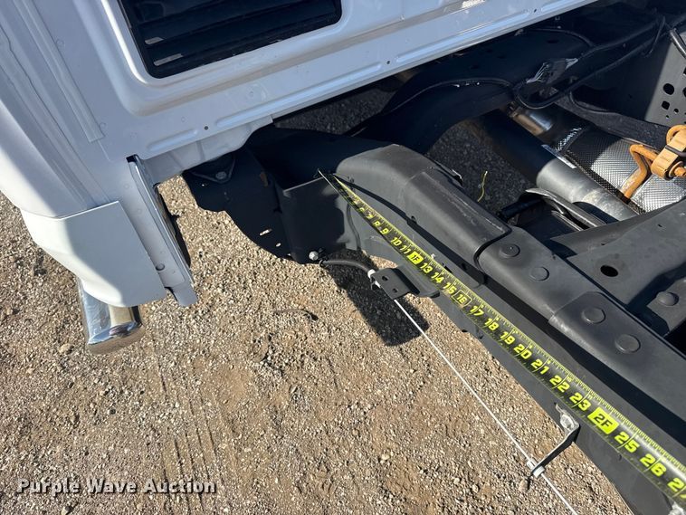 image for item EG1758 2019 Ford F550 Super Duty XL pickup truck cab and chassis
