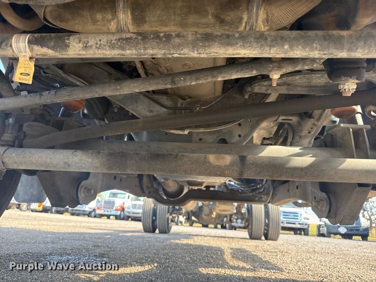 image for item EG1758 2019 Ford F550 Super Duty XL pickup truck cab and chassis