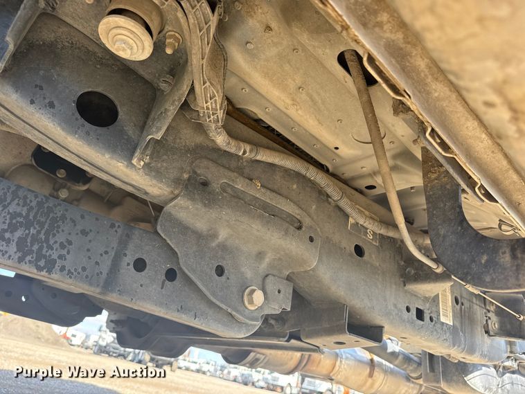 image for item EG1758 2019 Ford F550 Super Duty XL pickup truck cab and chassis