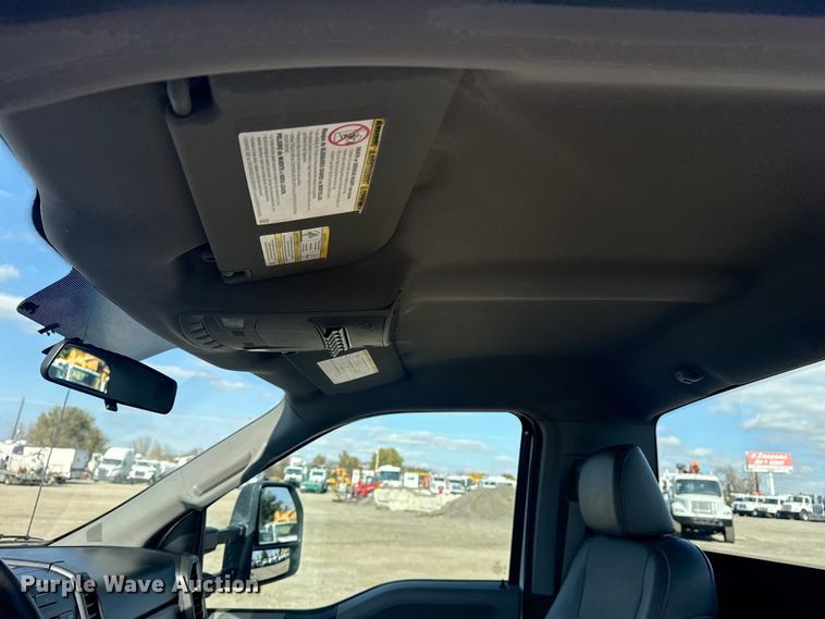 image for item EG1758 2019 Ford F550 Super Duty XL pickup truck cab and chassis