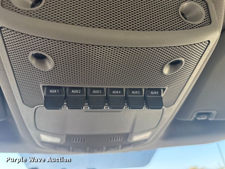 image for item EG1758 2019 Ford F550 Super Duty XL pickup truck cab and chassis