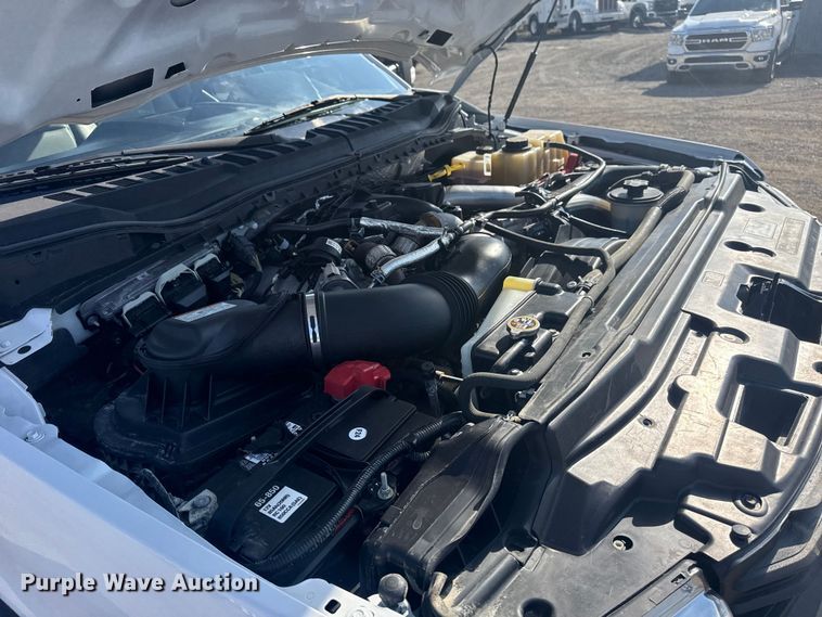 image for item EG1758 2019 Ford F550 Super Duty XL pickup truck cab and chassis