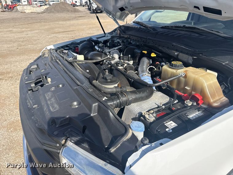 image for item EG1758 2019 Ford F550 Super Duty XL pickup truck cab and chassis