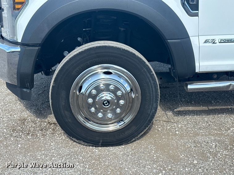 image for item EG1758 2019 Ford F550 Super Duty XL pickup truck cab and chassis