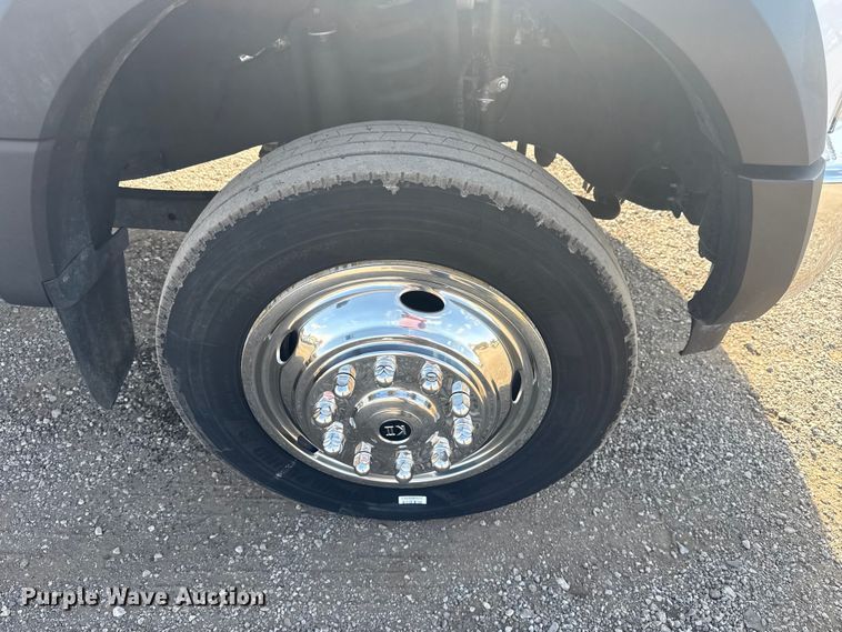 image for item EG1758 2019 Ford F550 Super Duty XL pickup truck cab and chassis