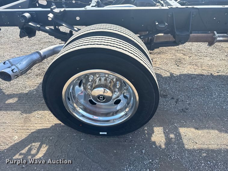 image for item EG1758 2019 Ford F550 Super Duty XL pickup truck cab and chassis