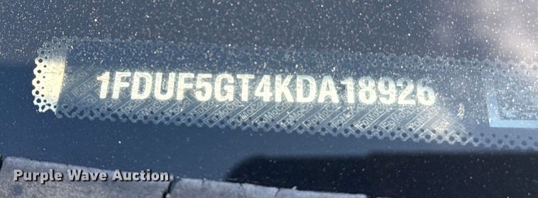 image for item EG1758 2019 Ford F550 Super Duty XL pickup truck cab and chassis