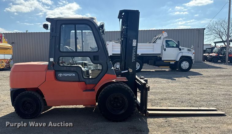 image for item EG1759 2002 Toyota 7FDAU50 forklift