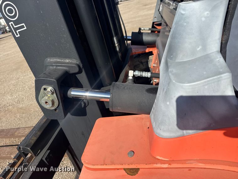 image for item EG1759 2002 Toyota 7FDAU50 forklift