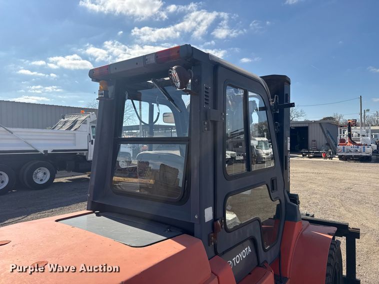 image for item EG1759 2002 Toyota 7FDAU50 forklift