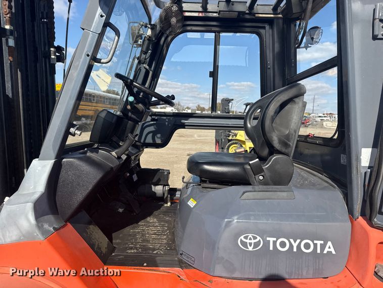 image for item EG1759 2002 Toyota 7FDAU50 forklift
