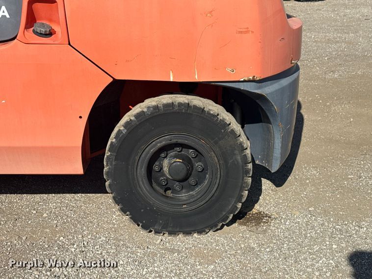 image for item EG1759 2002 Toyota 7FDAU50 forklift