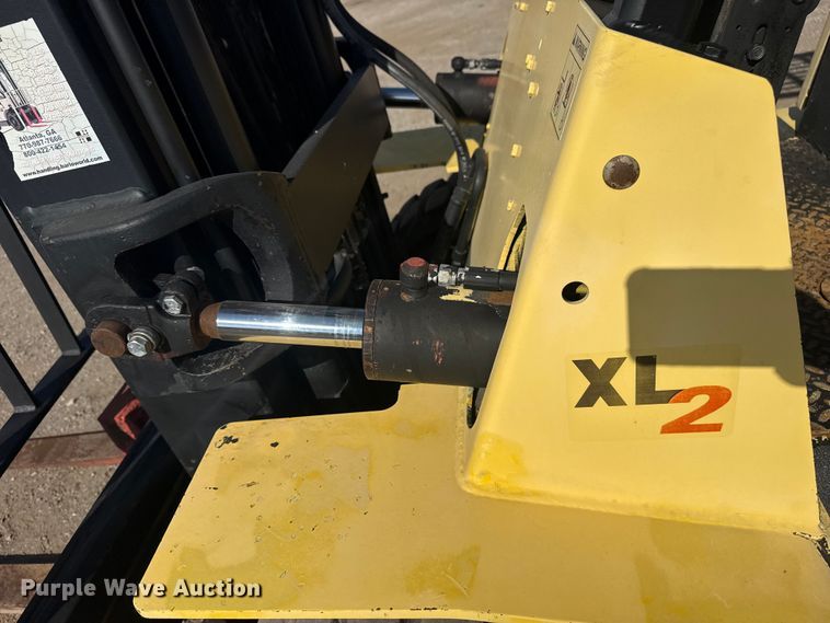 image for item EG1760 1999 Hyster H80XL forklift