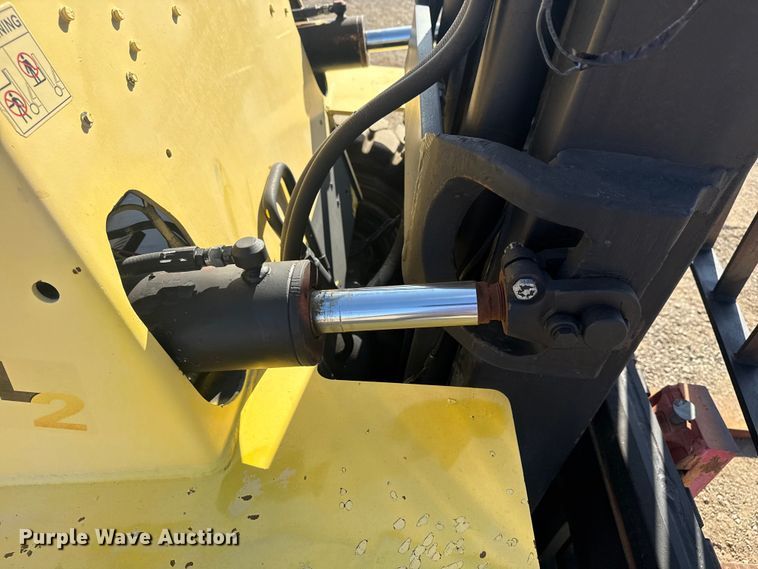 image for item EG1760 1999 Hyster H80XL forklift