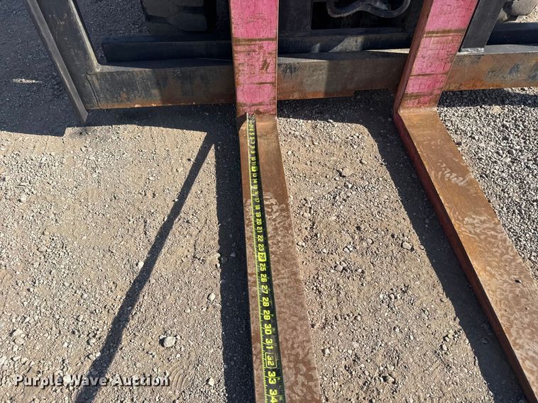 image for item EG1760 1999 Hyster H80XL forklift