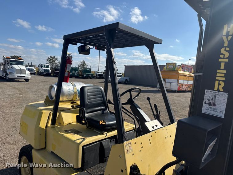 image for item EG1760 1999 Hyster H80XL forklift