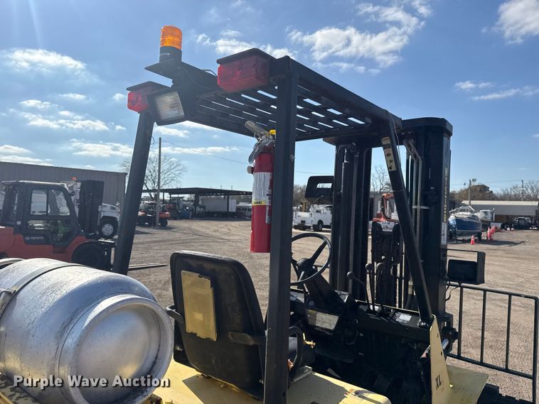 image for item EG1760 1999 Hyster H80XL forklift