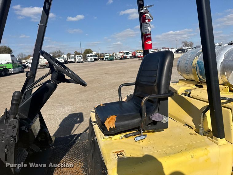 image for item EG1760 1999 Hyster H80XL forklift