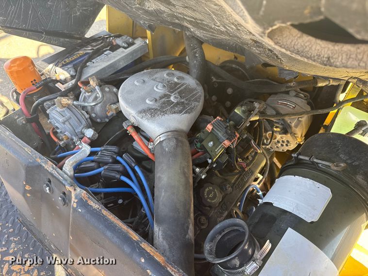 image for item EG1760 1999 Hyster H80XL forklift