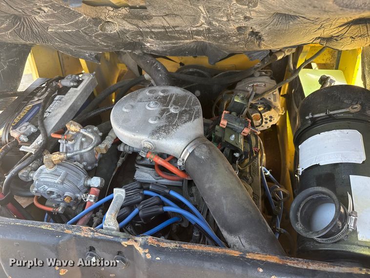 image for item EG1760 1999 Hyster H80XL forklift