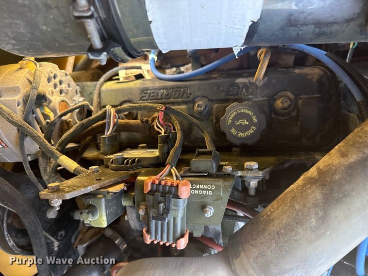 image for item EG1760 1999 Hyster H80XL forklift