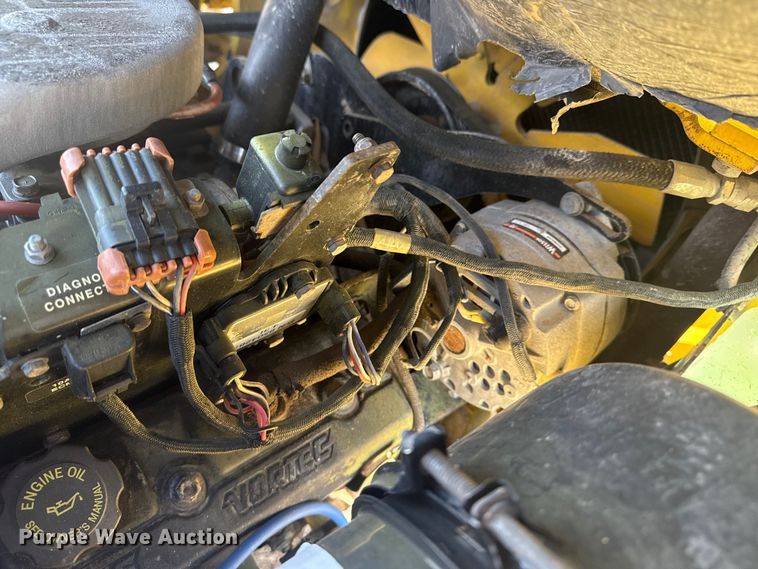 image for item EG1760 1999 Hyster H80XL forklift