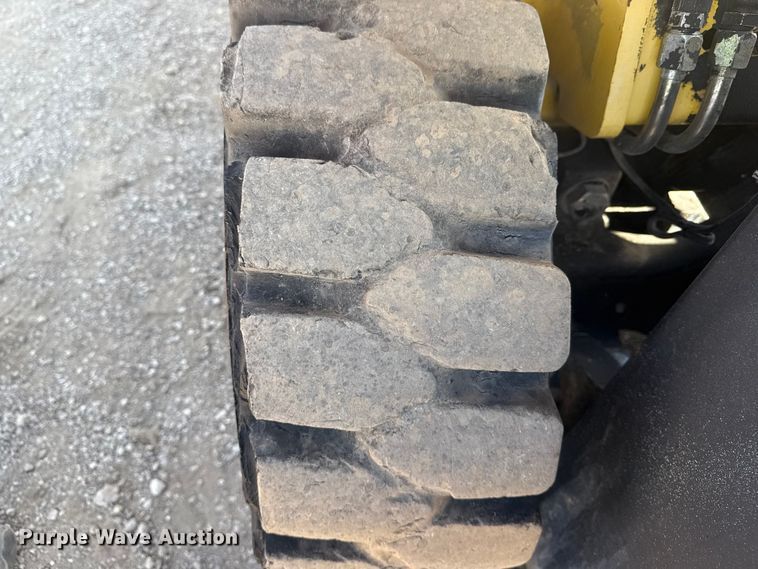 image for item EG1760 1999 Hyster H80XL forklift