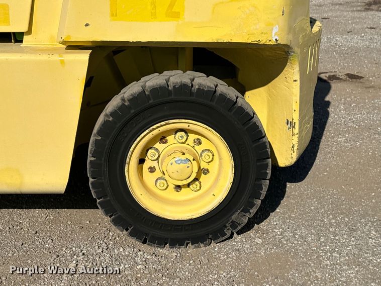 image for item EG1760 1999 Hyster H80XL forklift