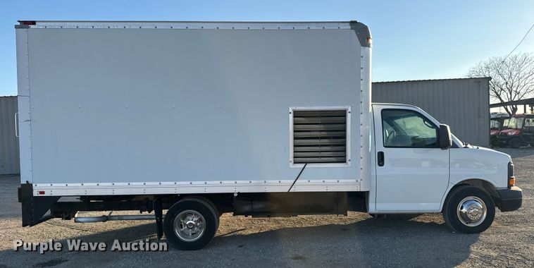 image for item EG1767 2012 Chevrolet Express box truck