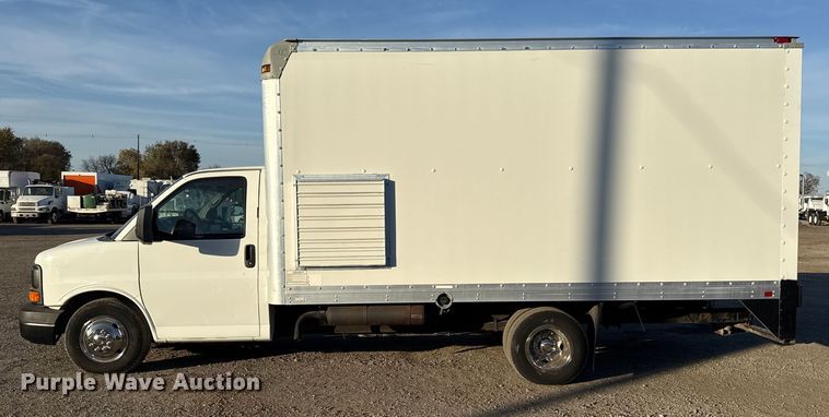 image for item EG1767 2012 Chevrolet Express box truck