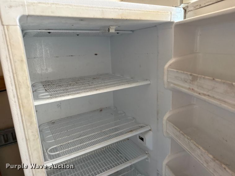 image for item EG1767 2012 Chevrolet Express box truck