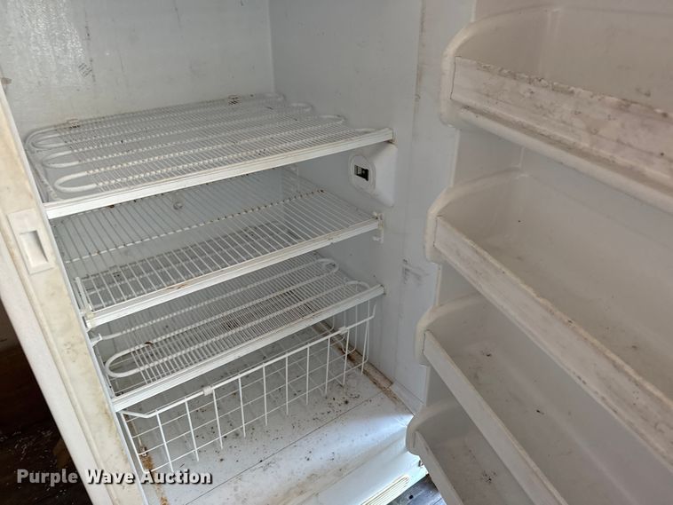 image for item EG1767 2012 Chevrolet Express box truck