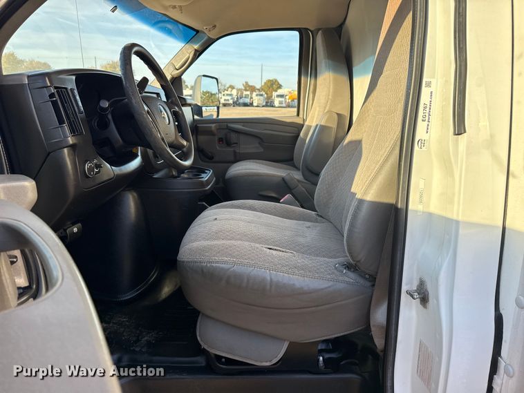 image for item EG1767 2012 Chevrolet Express box truck