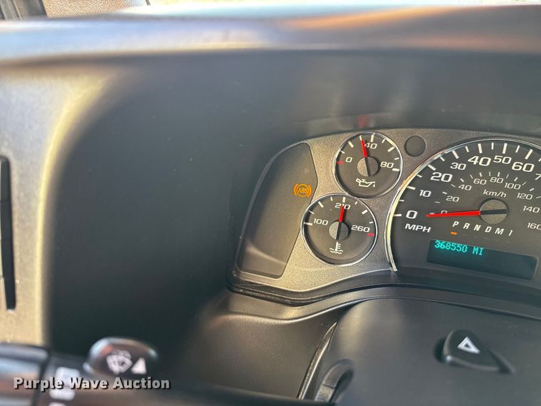 image for item EG1767 2012 Chevrolet Express box truck