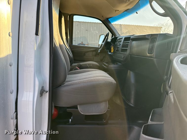 image for item EG1767 2012 Chevrolet Express box truck