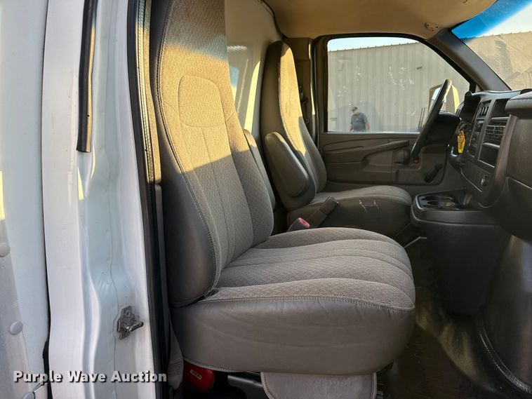 image for item EG1767 2012 Chevrolet Express box truck