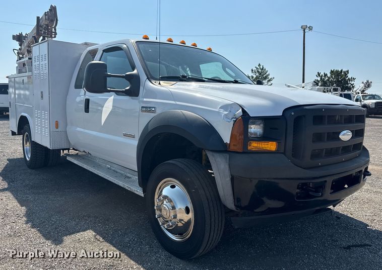 image for item EG6095 2007 Ford F550 Super Duty utility / service truck