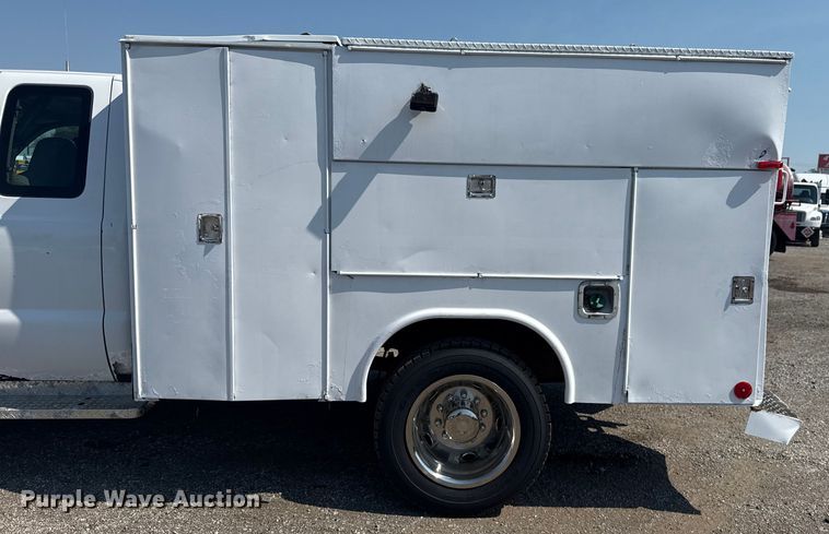 image for item EG6095 2007 Ford F550 Super Duty utility / service truck